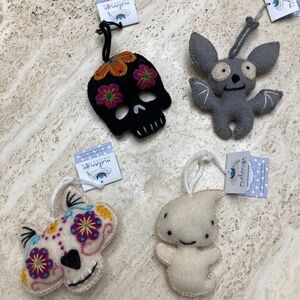 Handmade Melange Collection Wool‎ Felt Ornaments Set Four Ghost Bat Cat Skull